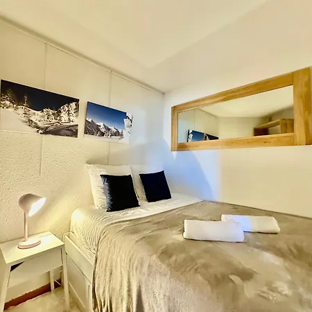 4 Seasons For 8 Persons With Sauna And Local Apartment Isola
